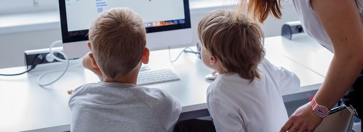 Бесплатные курсы программирования для школьников - Официальный сайт «1С ...